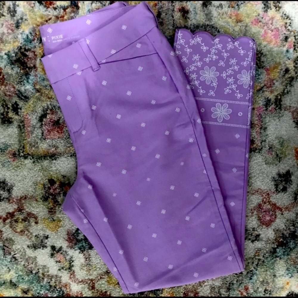 Old Navy Mid Rise Ankle Length Pixie length
